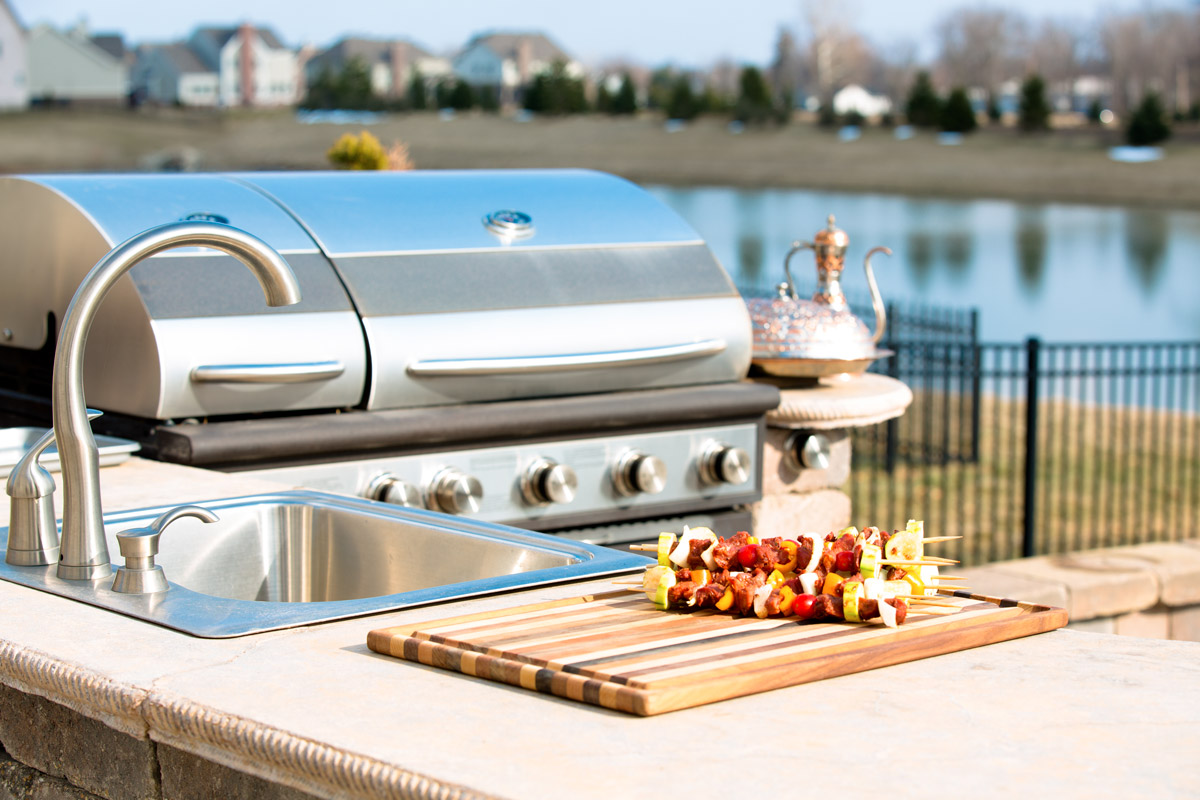 Outdoor Grills & Ovens